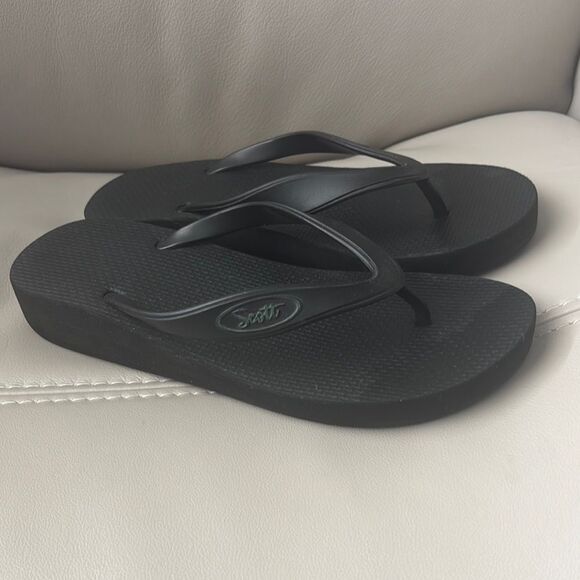 Scott Women's Platform Black Flip Flops - Picture 1 of 5